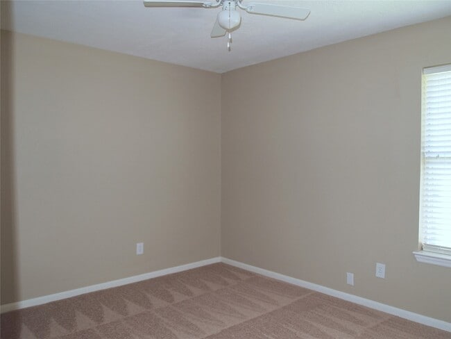 Building Photo - 20838 Kings Clover Ct