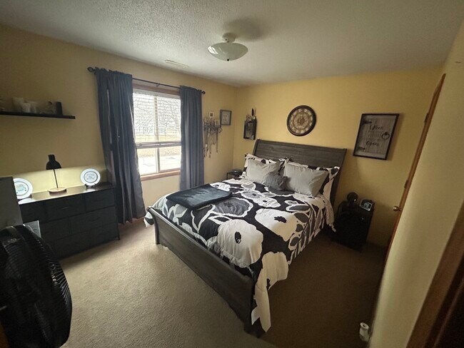 Building Photo - 613 N 40th St