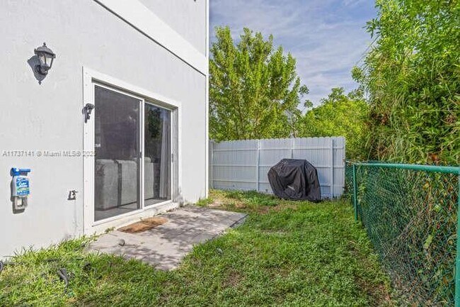Building Photo - 1755 SE 9th Terrace