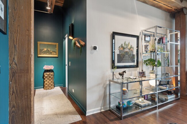 Building Photo - 14 N Peoria St