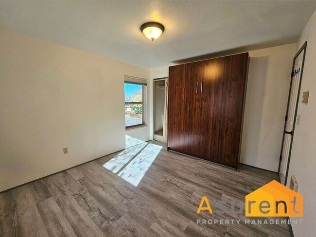 Building Photo - Charming 2-bedroom, 1.5-bathroom Ashland home