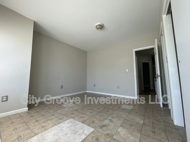Building Photo - 5748 N 7th St
