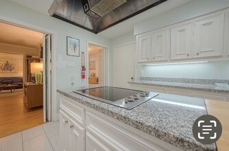 Building Photo - 5203 Chesapeake Way