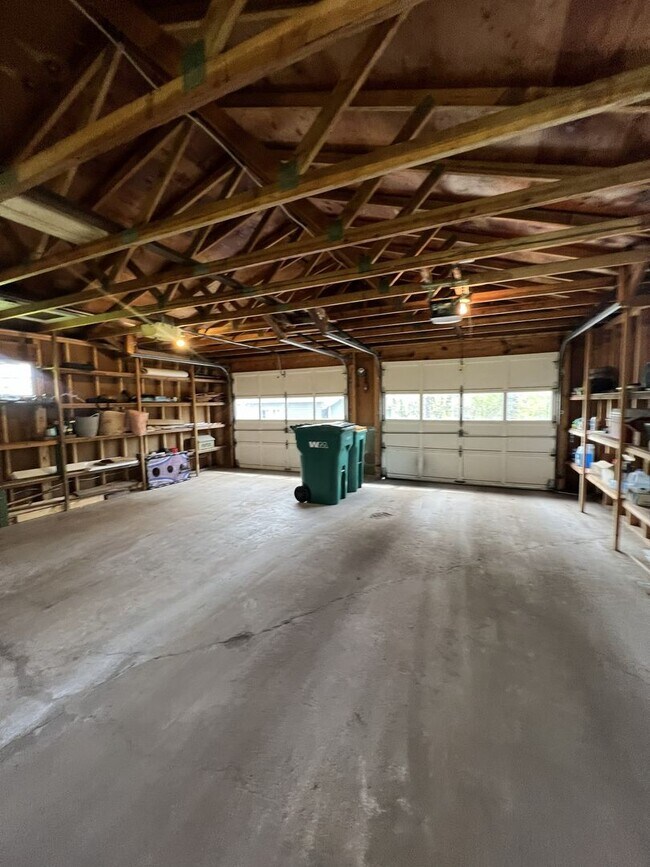 Building Photo - 4424 Gilliat St