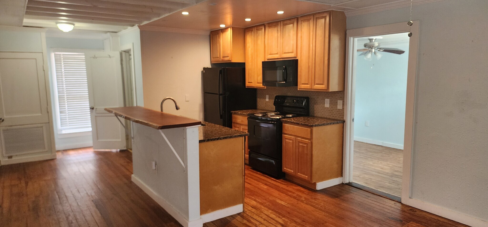 Building Photo - 1648 Guava Ave
