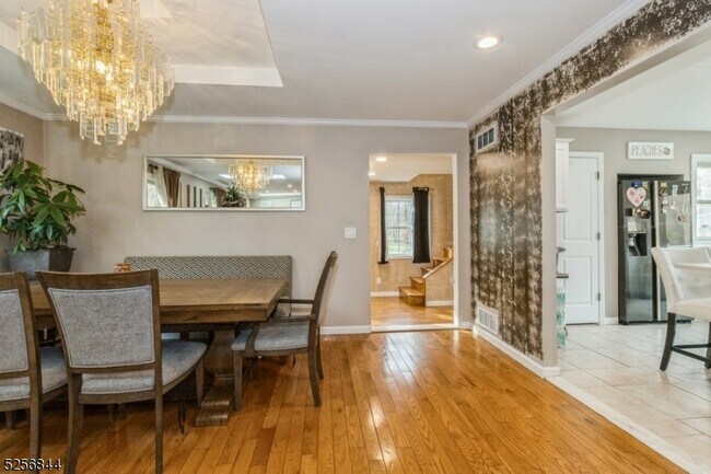 Building Photo - 48 Bellows Ln