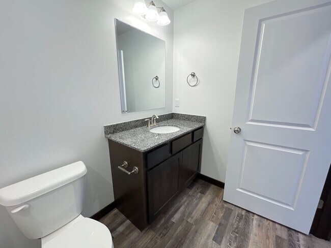 Building Photo - 827 Rookery Ln