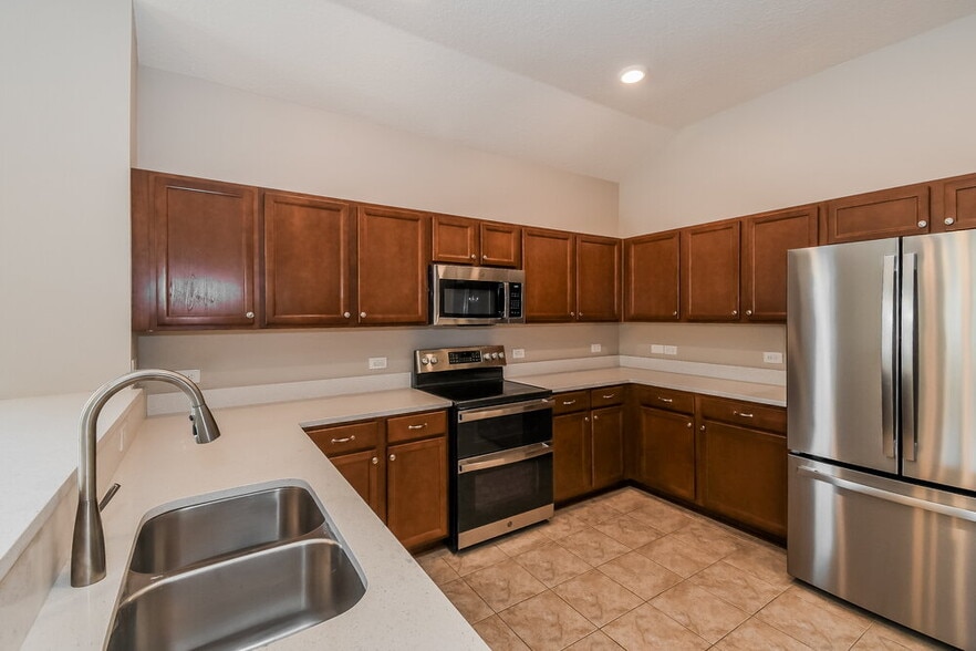 Building Photo - 5754 Village Pond Cir