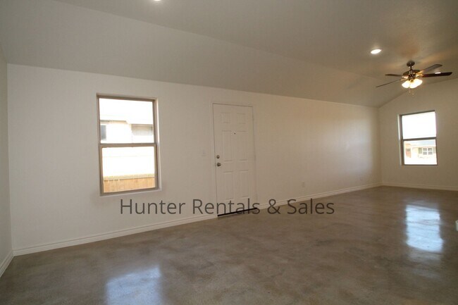 Building Photo - 1810 Ponca Trce