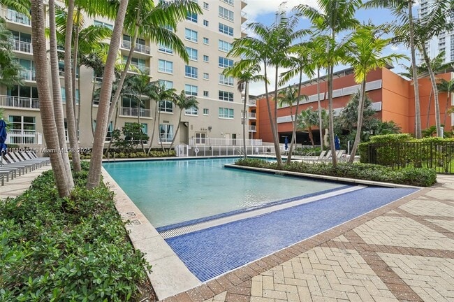 Building Photo - 2000 N Bayshore Dr