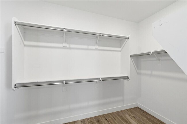 Building Photo - 2225 N 140th Dr