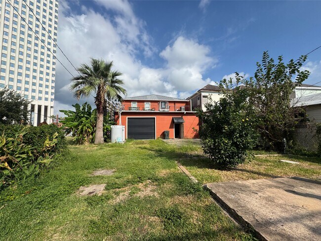 Building Photo - 1823 Market St