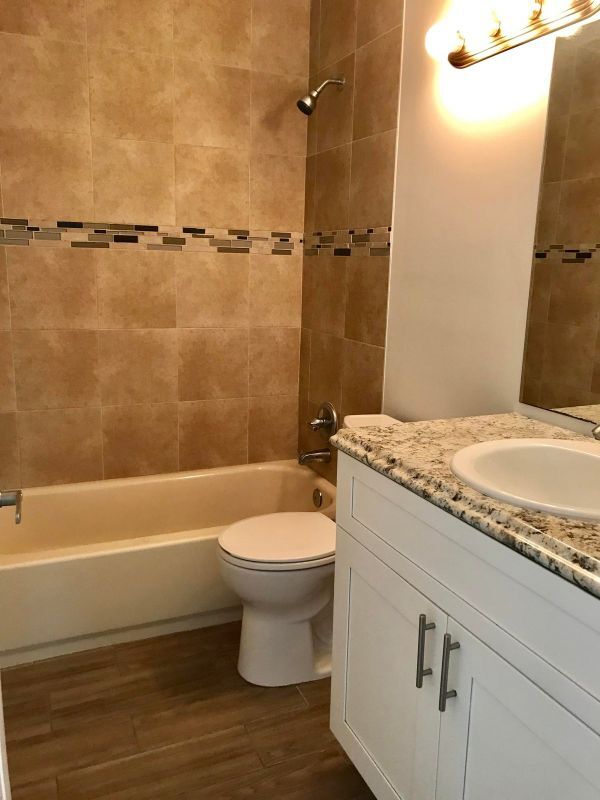 Building Photo - 824 Winters St