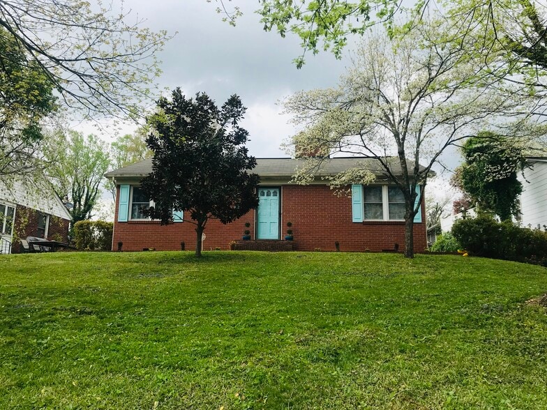 212 Evans Street - 212 Evans St