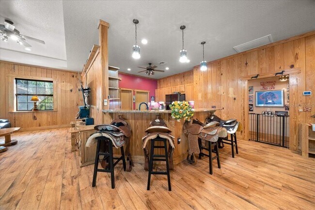 Building Photo - 3135 NE 49th St