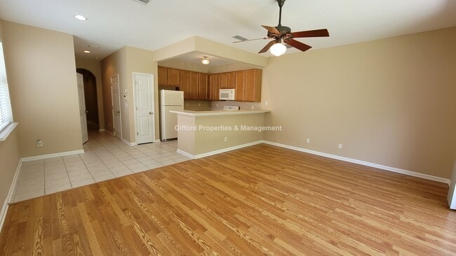Building Photo - Beautiful Stonefield at Bartram Park Townhome