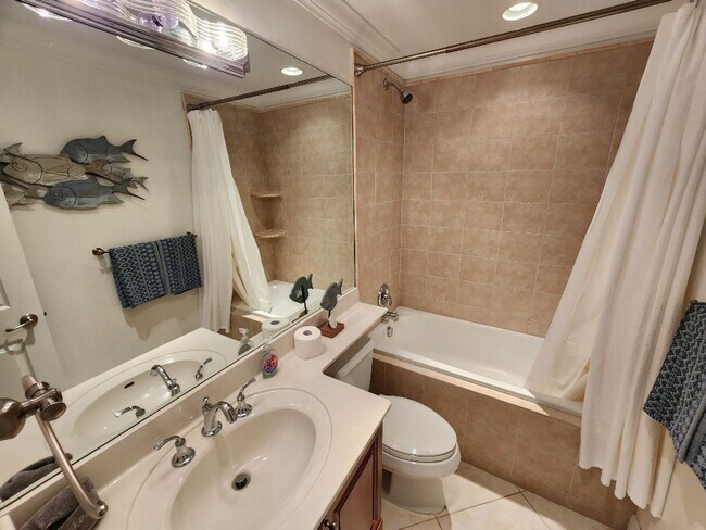 Building Photo - Beautiful Fully Furnished Marker 33 Condo on the water