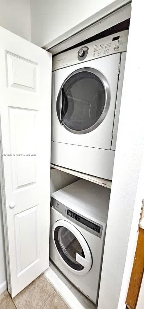 Building Photo - 1080 N Franklin Ave