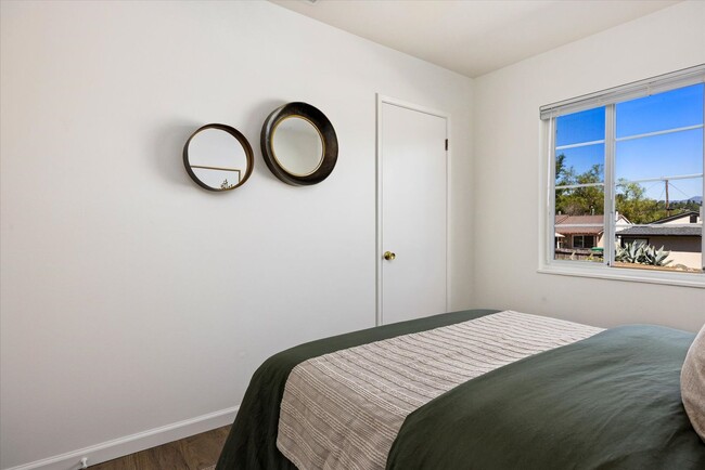 Building Photo - 191 Del Sur Way