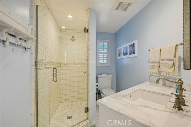 Building Photo - 2128 Miramar Dr