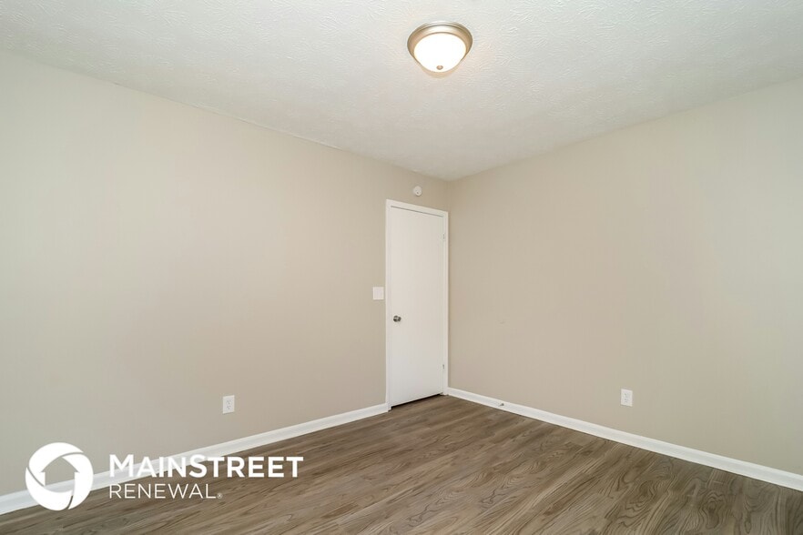 Building Photo - 6373 Valley Dale Dr