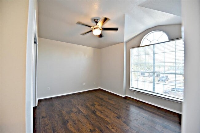 Building Photo - 618 Horizon Trail
