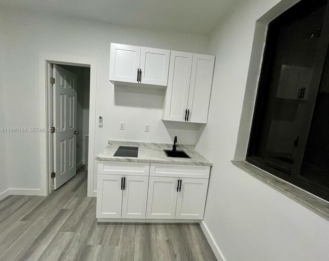 Building Photo - 555 SW 132nd Ave