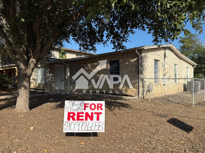 Primary Photo - 202 Florencia Ave