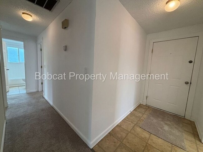 Building Photo - 3329 Somerset Way