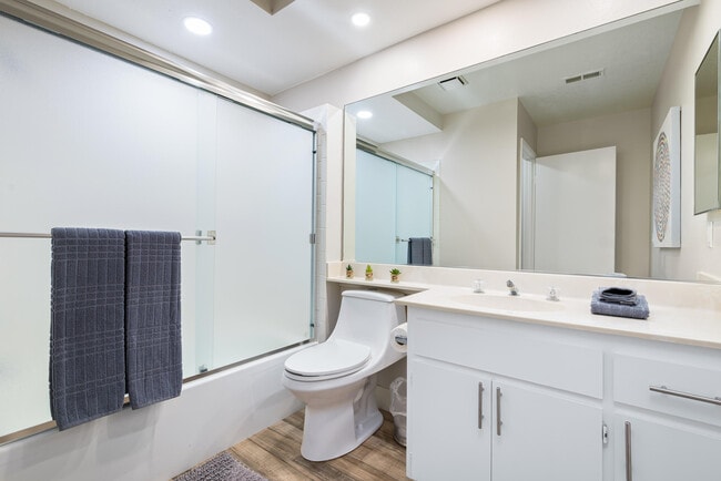 Building Photo - 139 Villa Ct