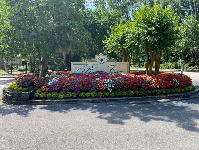 Building Photo - Two Bedroom Unfurnished Condo in Plantation Point!