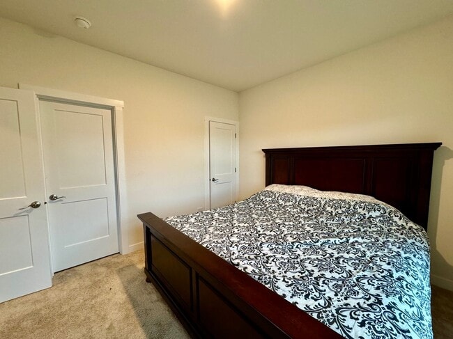 Building Photo - Newly Built 5-bedroom featuring luxe finishes and a spa-inspired master suite.