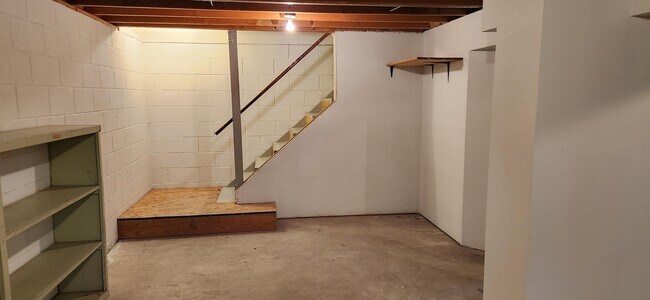 Building Photo - 613 Governors St