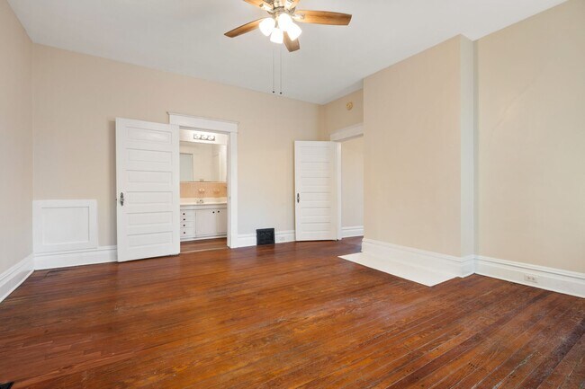 Building Photo - 1113 Camden Ave