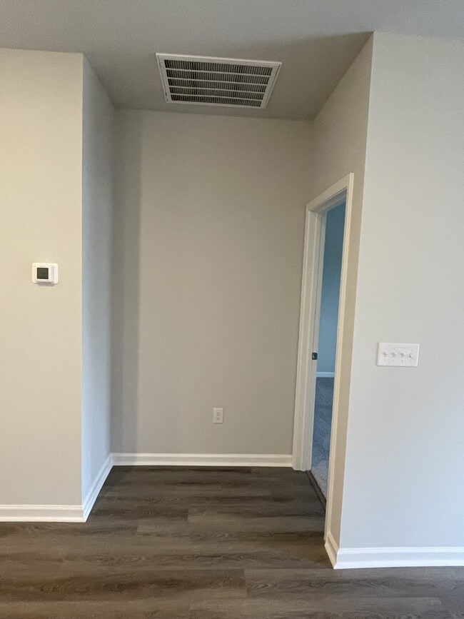 Building Photo - 504 Sea Sparrow St