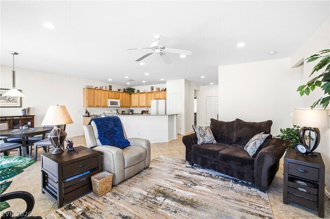 Building Photo - 2635 Solera Moon Dr