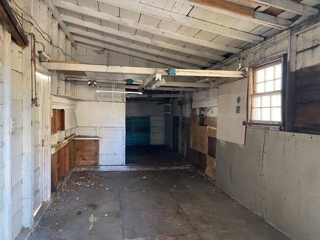 Building Photo - 2 Bed / 2 Bath Home - Close to UNC