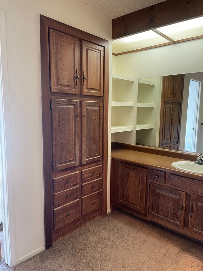 Building Photo - 750 Chorro St