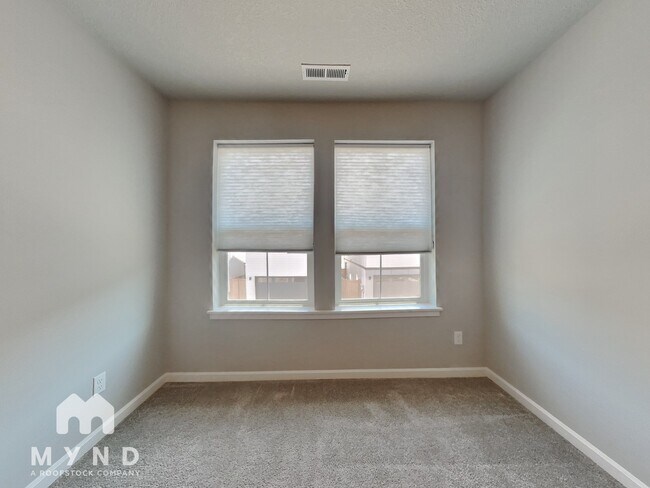 Building Photo - 4151 SE Fortress Ln