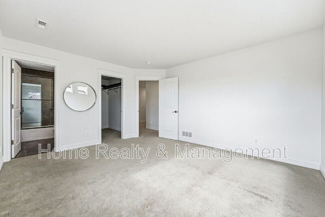 Building Photo - 14325 N Santa Fe St