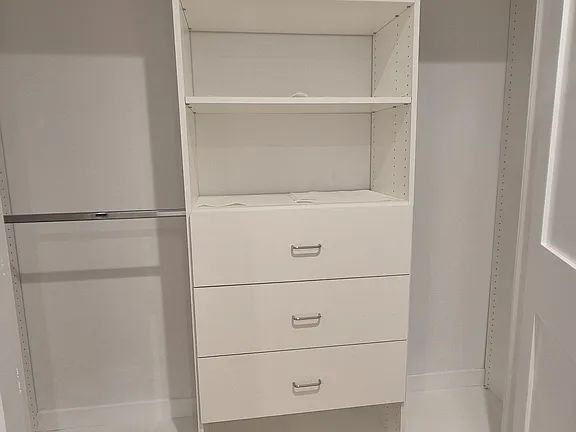 Building Photo - NO MIN CREDIT SCORE REQUIRED, BK OKAY, PAST EVICTION OKAY!, BACKGROUND FRIENDLY. Apply at "The Re...