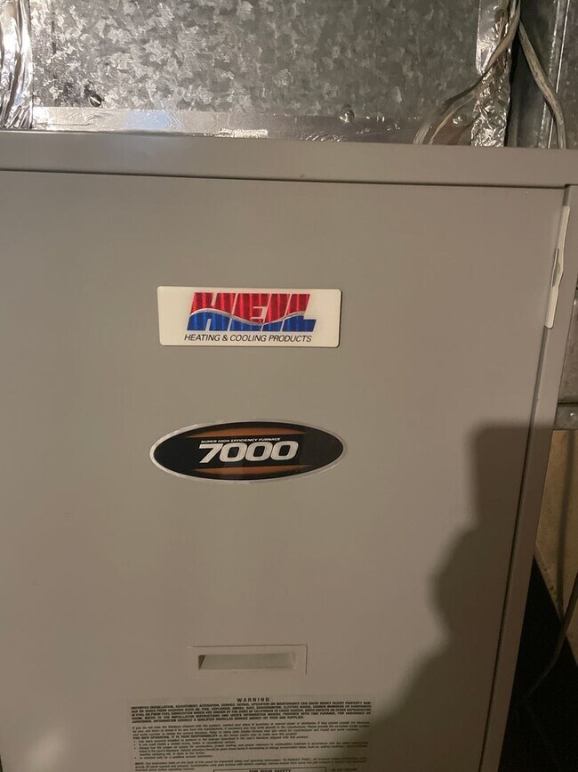 Building Photo - 4 BR 3 BA house on corner lot