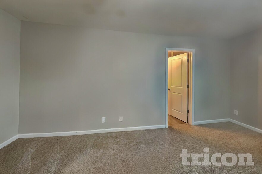 Building Photo - 324 Merigold Way