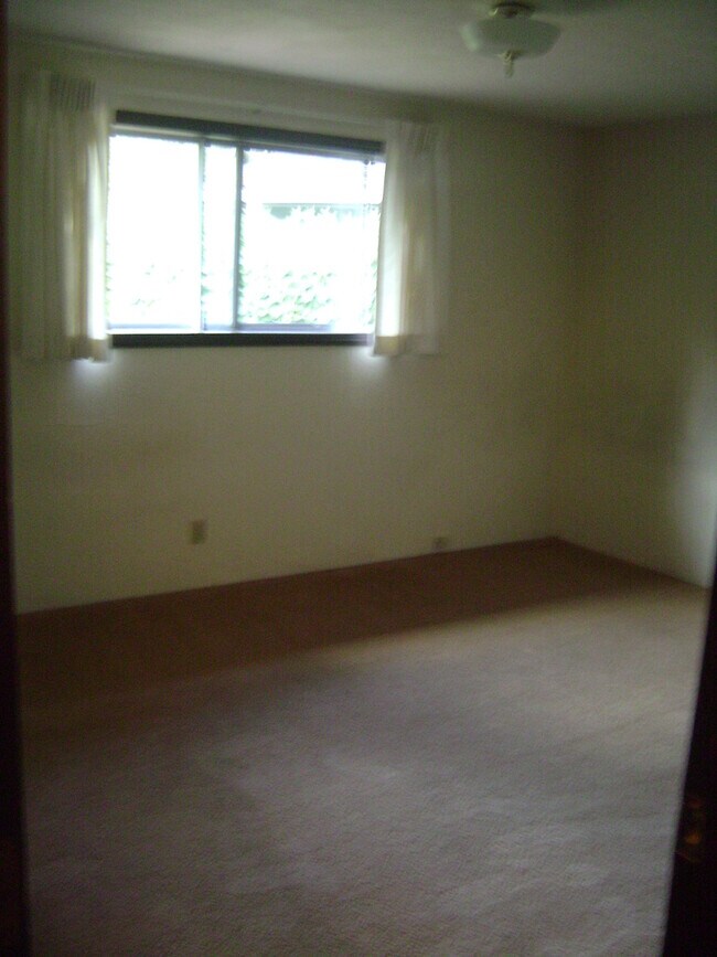 Building Photo - 735spr