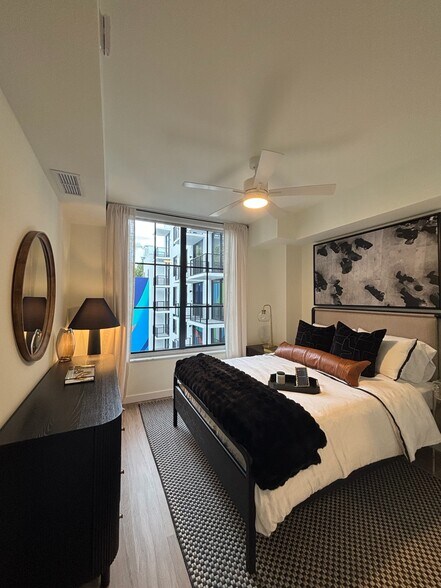 Building Photo - 221 NE 26th Ter