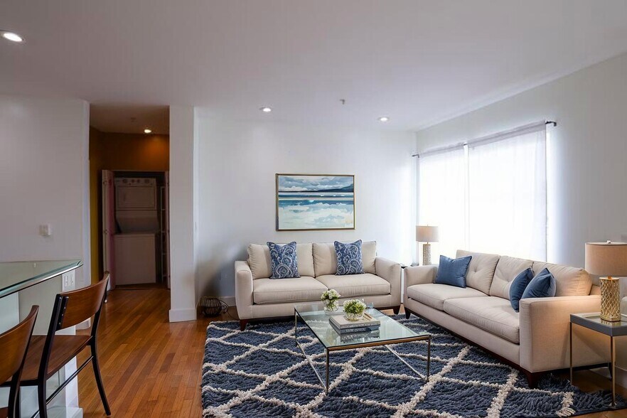 Building Photo - 371 30th St