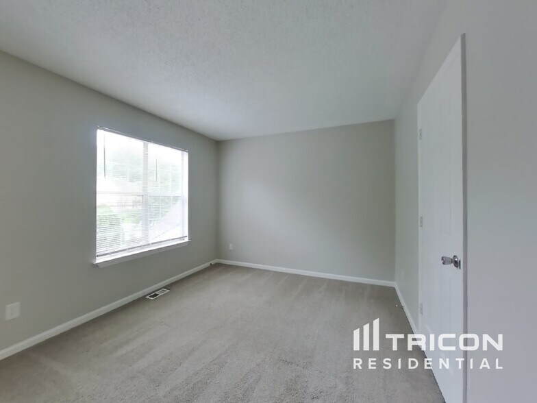 Building Photo - 7019 Hunters Glen Drive Charlotte NC