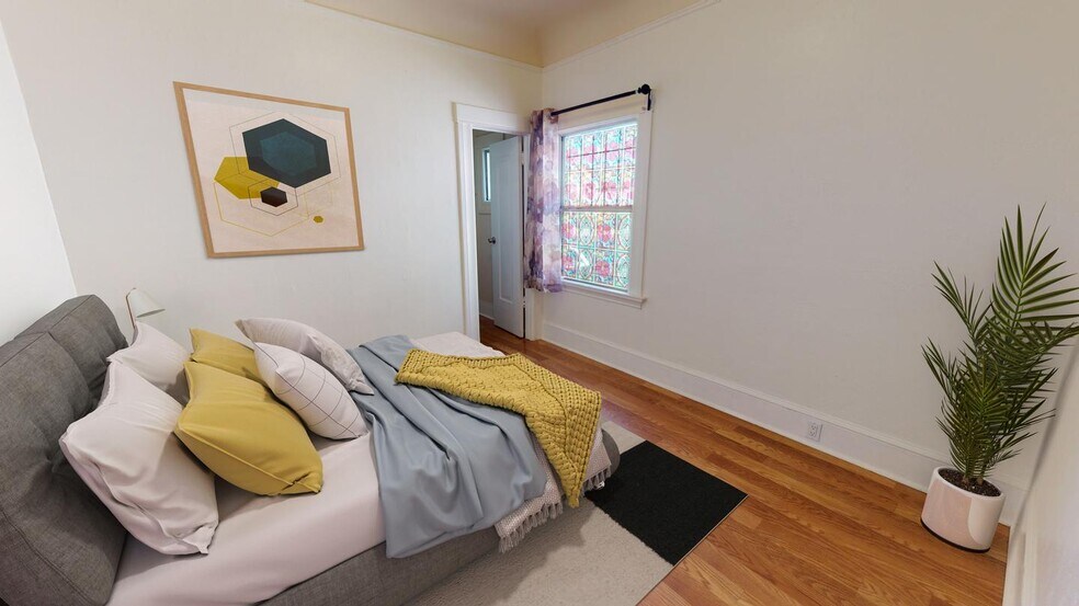 Building Photo - Charming Patten home near Fruitvale BART