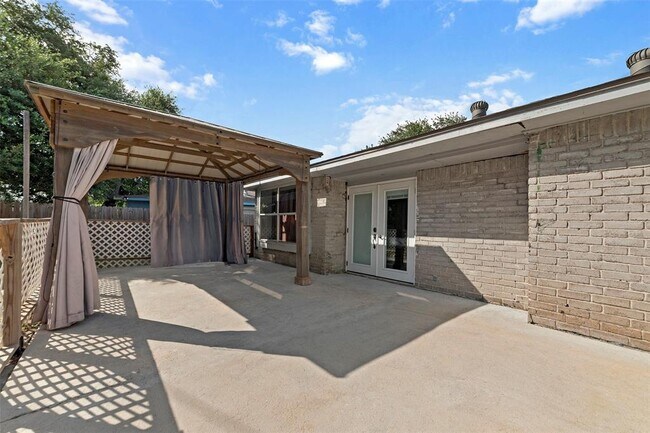 Building Photo - 5231 Wickview Ln