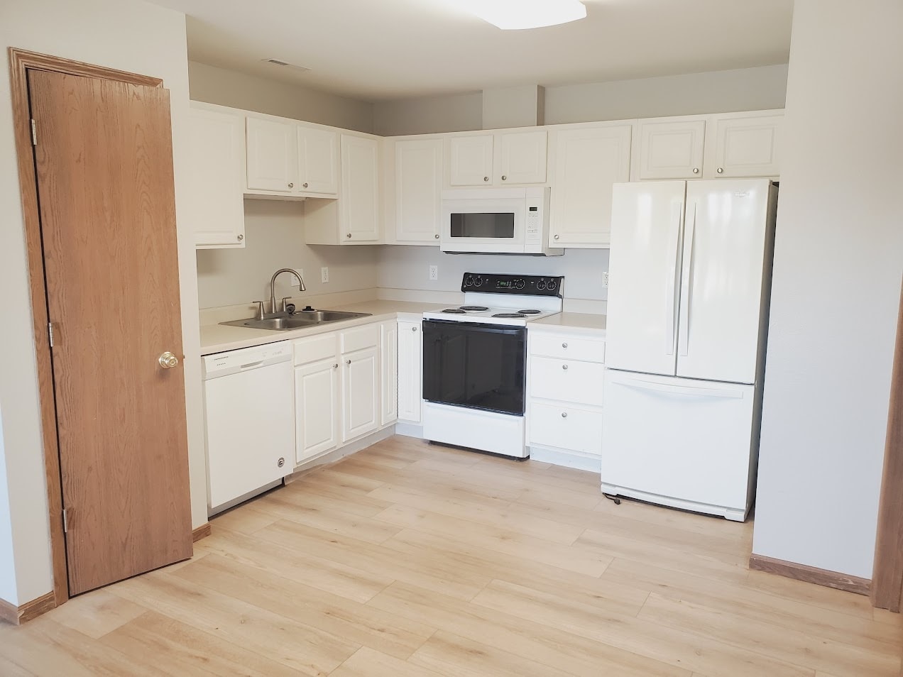 Building Photo - 1200 Murray St NE